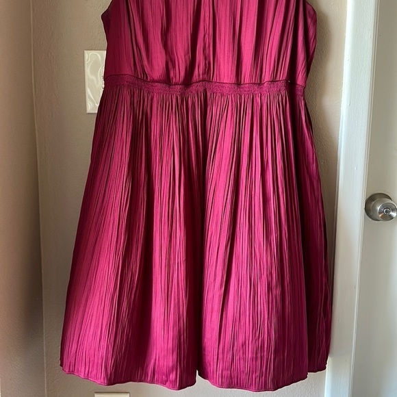 SIMPLY VERA VERA WANG V Neck Sleeveless Dress - Picture 4 of 9